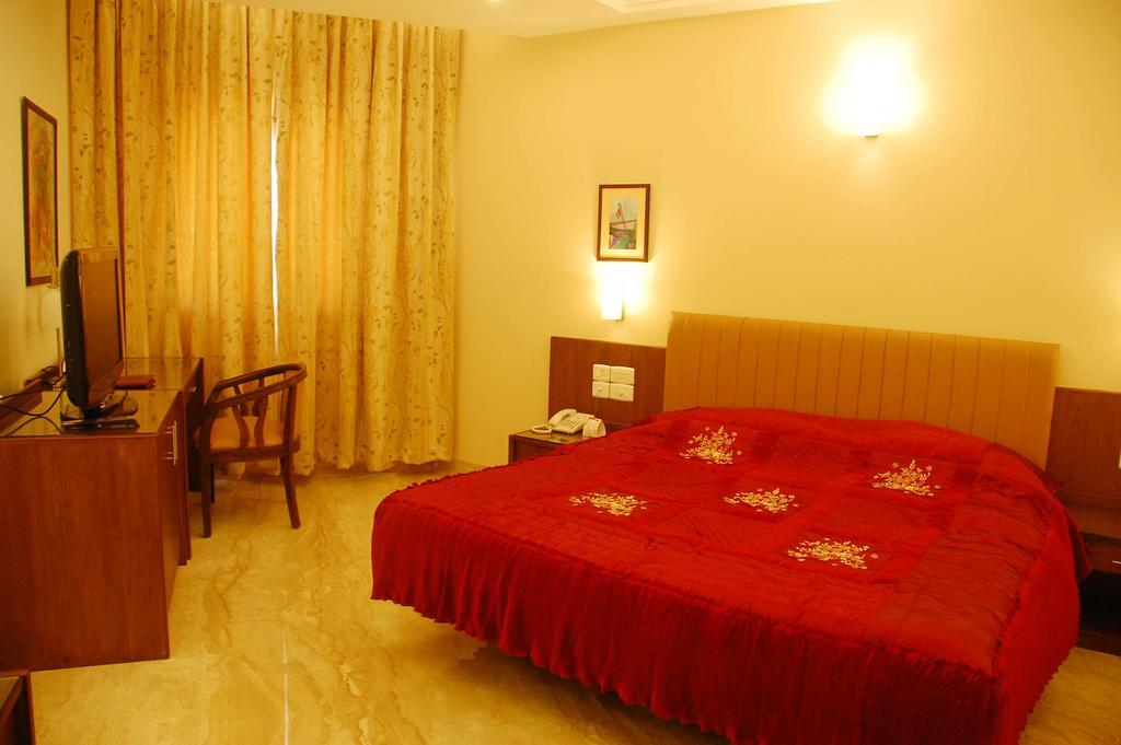 Hotel Deepa Comforts Mangalore Esterno foto